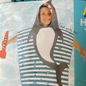 NWT Kids Hooded Towel Shark Stripe 2+